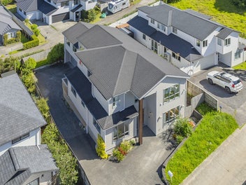 Coastal Charm with Spacious Living