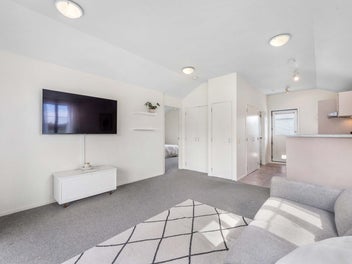 Sunny & Resort Style Living With Bush Views