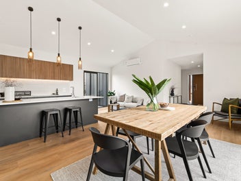 Contemporary family home in prime Frimley location