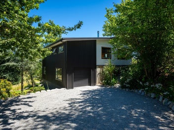Elevated Living & Endless Views