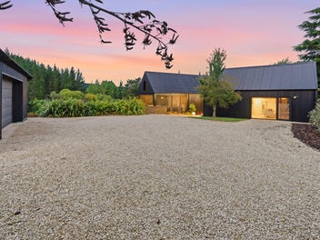 Stunning Dual-Living Hideaway