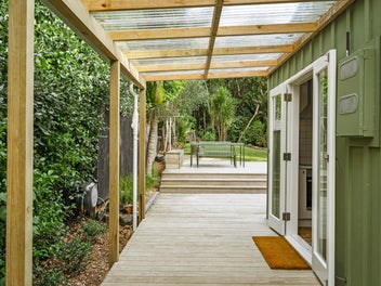 Beautifully Renovated & Inviting by the Beach