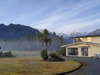 Turn Key Opportunity - 15 Room Motel