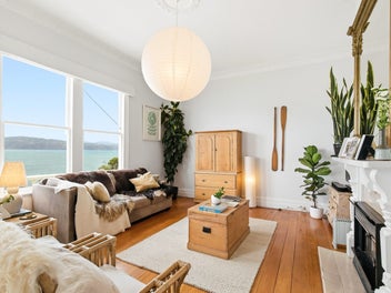 Oh to Be Beside the Seaside