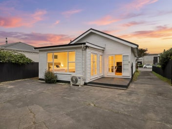 Renovated 3 Beds PLUS a Sleep-out!