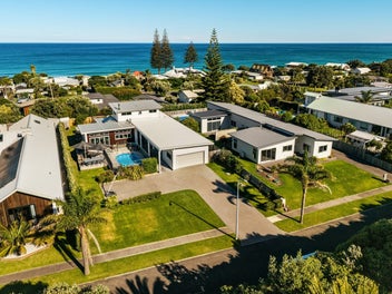 Wake up near the waves