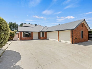 Fairway outlook - the best of Bower Avenue