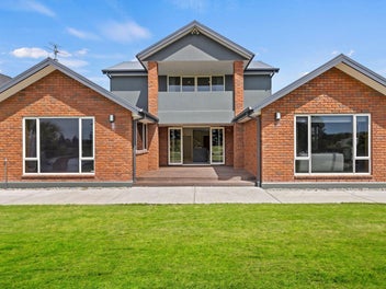 Fairway outlook - the best of Bower Avenue