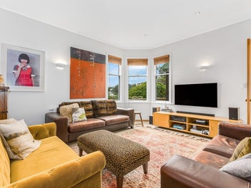 IMMACULATE VILLA. MODERN EXTENSION. STUNNING VIEW