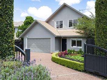 Fabulous. Family. Flow