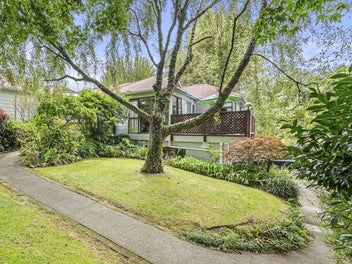 Lower Merrilands Large Family Home