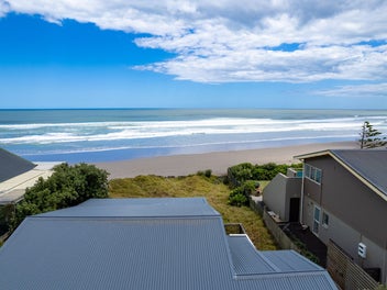 Low Maintenance Coastal Charmer