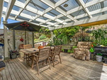 Leafy Views, Laid-Back Living