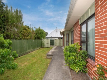 Sunny Sanctuary - Must Be Sold!