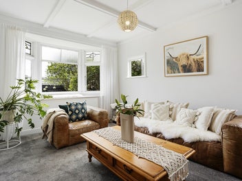 Beloved Beach Retreat - Live and Breath St Clair