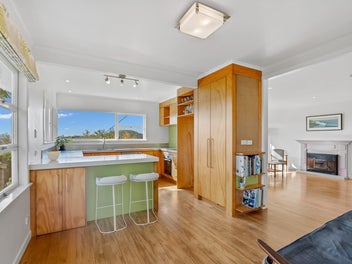 Elevate Your Lifestyle: A Sunny Family Sanctuary