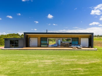 Modern Estuary Lifestyle