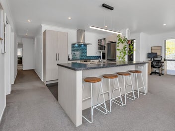 Premium Maunu Living