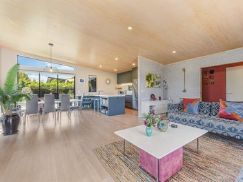 Mapua Village Stunner - Steps From Iconic Wharf