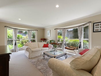 Your Dream Family Home Awaits In Albany!