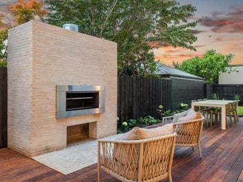 Sophistication in Strowan