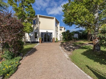 TWO IN ONE - RIVER VIEW RETREAT!