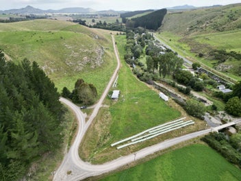 Land, location and potential on the river