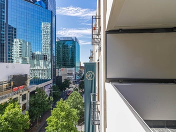 Ultimate Downtown Citypad. 48m2