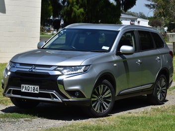 2022 Mitsubishi Outlander LS 4WD 7 Seat Auto