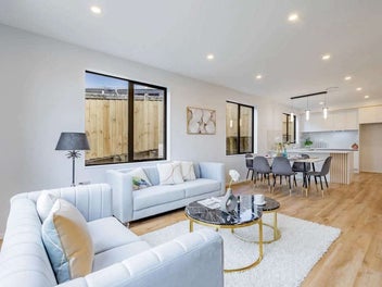 Brand-New Luxury Living in Totara Heights – Y...