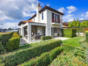 Elevated Location, Stunning Views, Your Dream Home