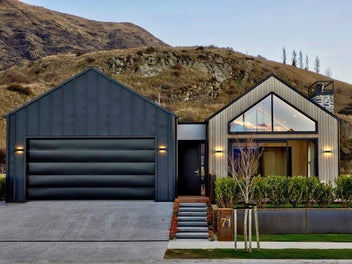 Refined Single-Level Living at Kawarau Heights