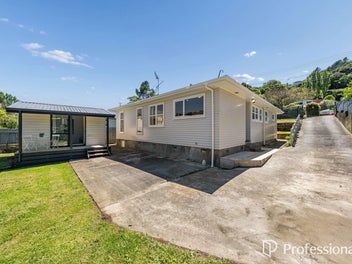 Solid, Spacious-Bonus Hobby Room