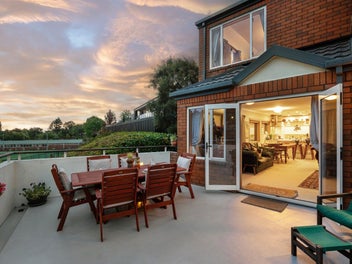 Tightly held location