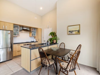 Downsize in Style Close to Amenities!