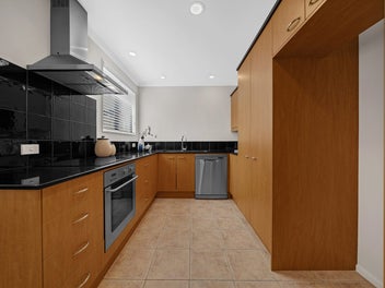 Easy Living in Botany College Zones