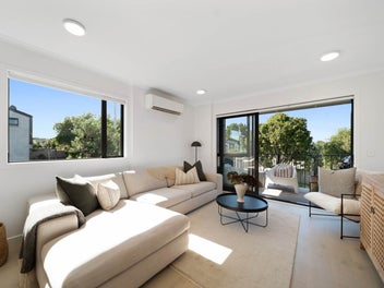 Waterfront Living | Motivated Vendor – Must Sell!