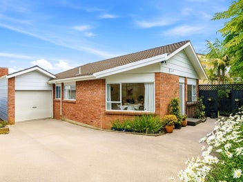 Tranquil Living in a Double Westlake Zone