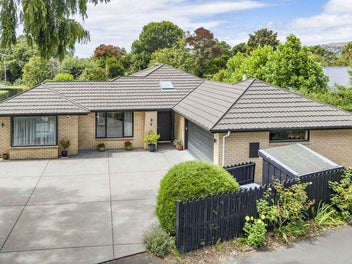 Modern Comfort Meets Natural Beauty