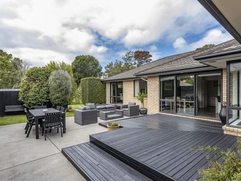 Modern Comfort Meets Natural Beauty