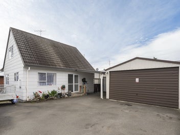 * UNDER OFFER * Charming 3-Bedroom Haven in Tahuna