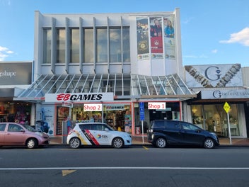 Image 1 of 8