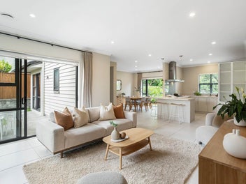 Majestic Entertainer on Corner Site