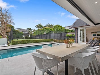Exclusive Northfacing luxury by Cornwall Park DGZ