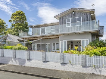 Family Living with Views in Plimmerton