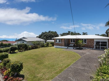 Coastal Charm, Close to Waiotahe Beach