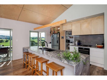 COMMANDING RURAL VIEWS