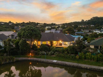 Lakeside Living with Unmatched Convenience