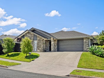 Solid, Modern Living in Te Kamo