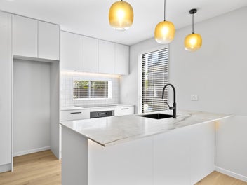 Stylish Downsize- December completion